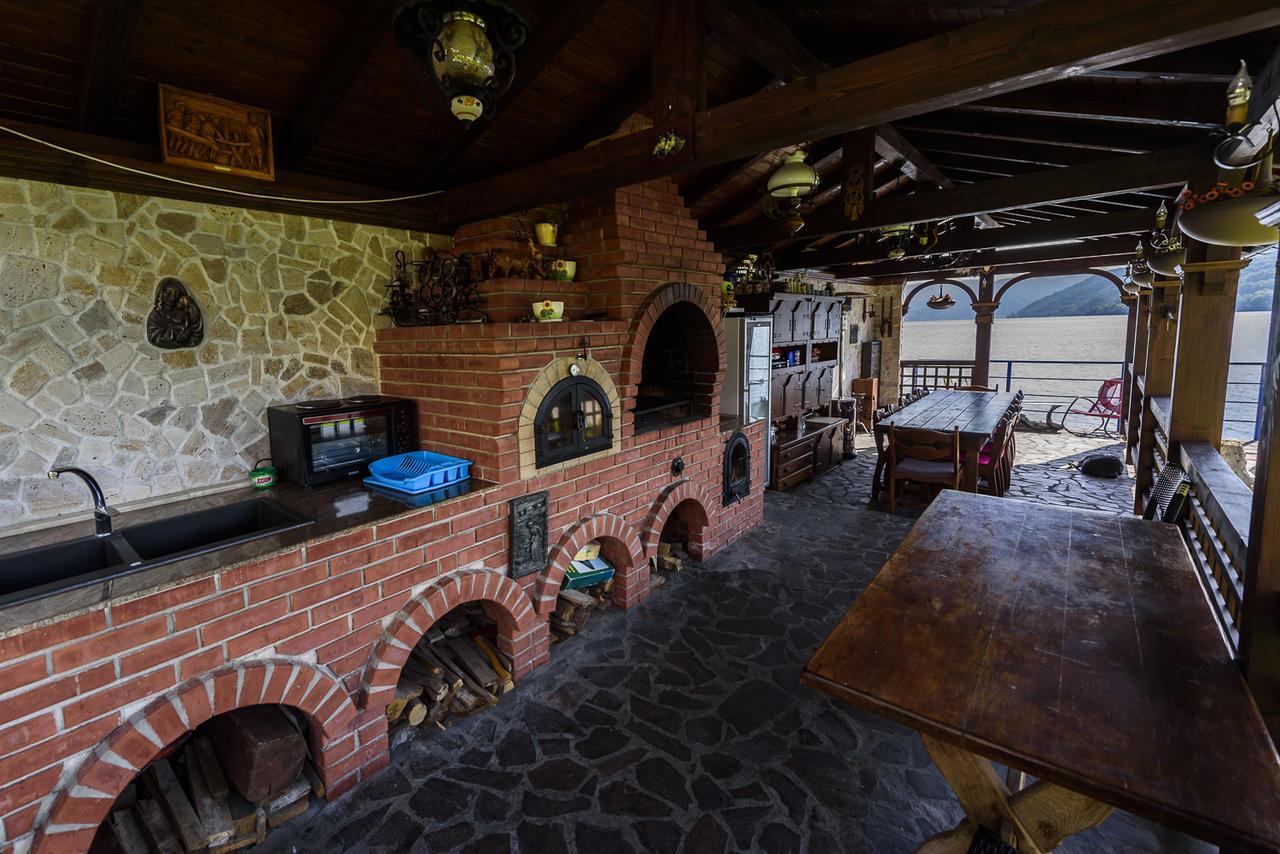 فندق Casa Andrei Orşova المظهر الخارجي الصورة