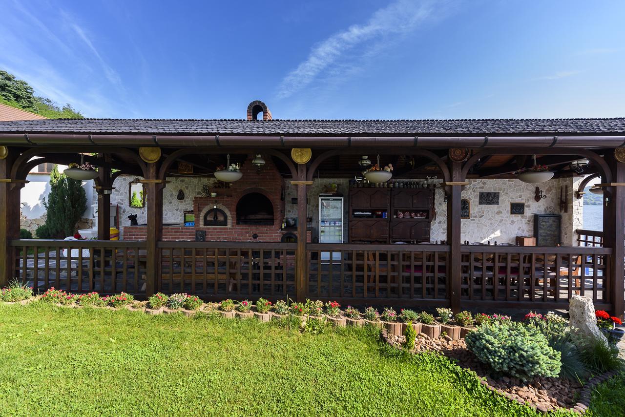 فندق Casa Andrei Orşova المظهر الخارجي الصورة