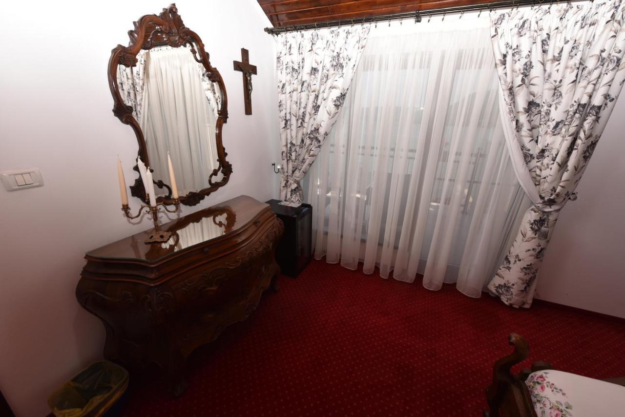 فندق Casa Andrei Orşova المظهر الخارجي الصورة